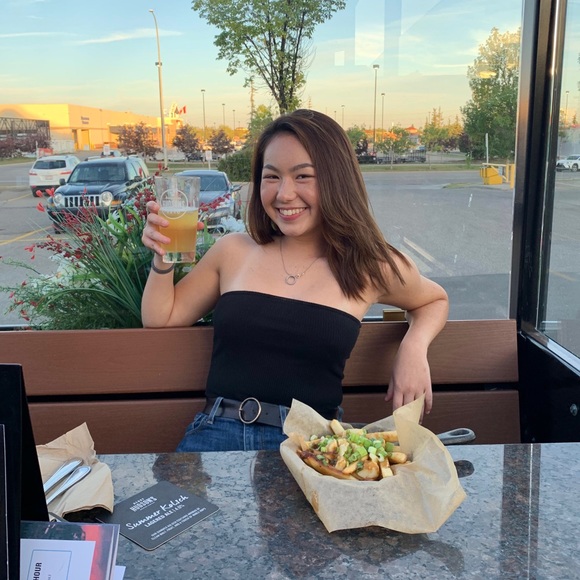 Meet your Posher, Alexis - Picture 1 of 1